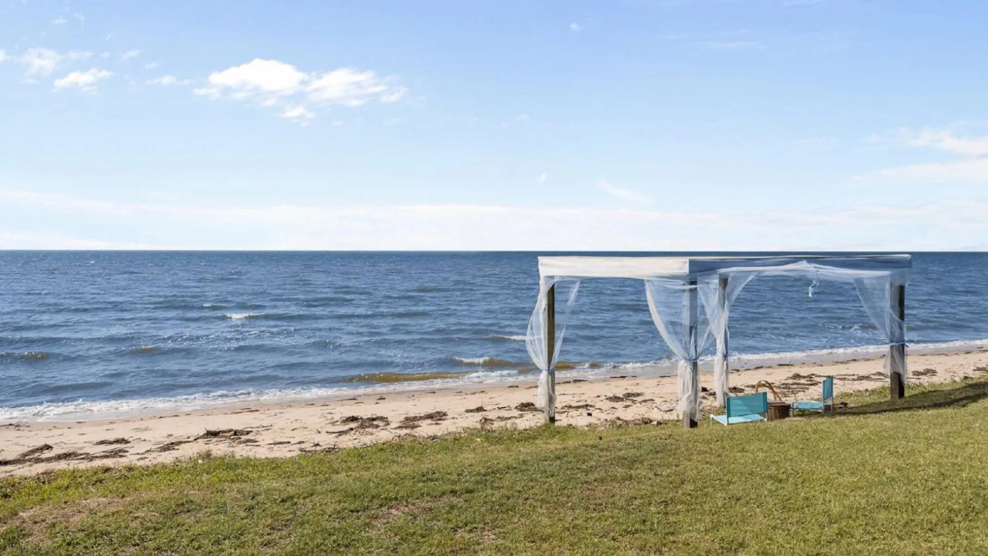 'Tranquil Beachfront Retreat' Beachmere Dom wakacyjny