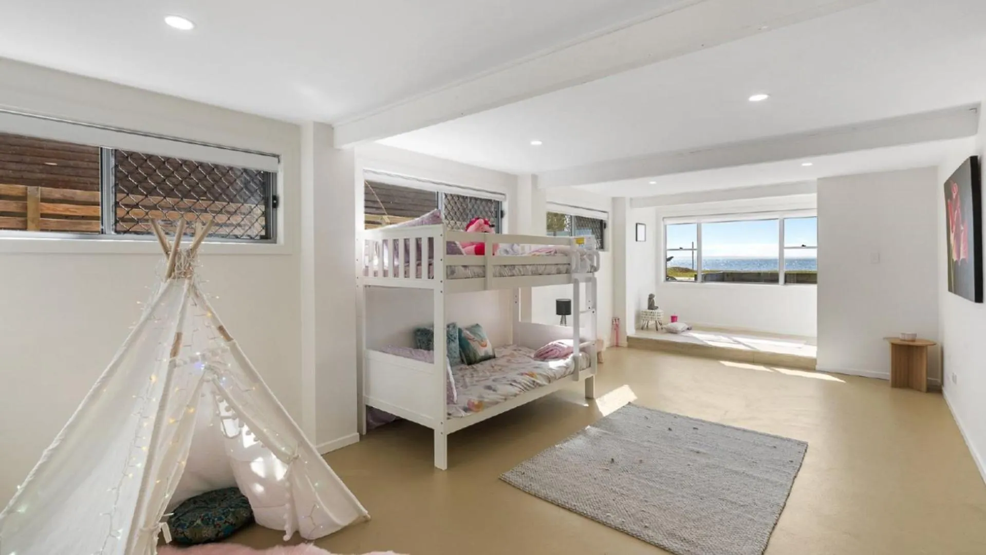 Dom wakacyjny 'Tranquil Beachfront Retreat' Beachmere Australia