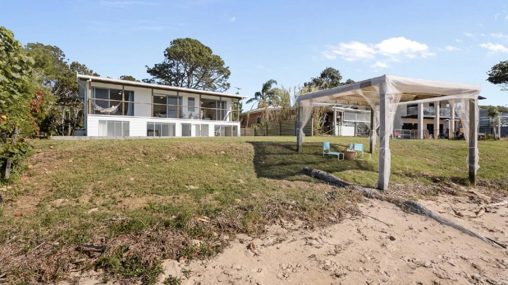 Dom wakacyjny 'Tranquil Beachfront Retreat' Beachmere Australia