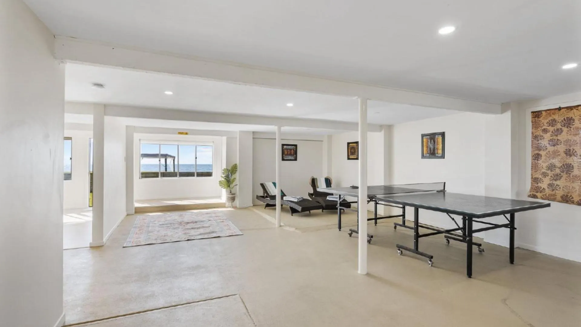 'Tranquil Beachfront Retreat' Beachmere