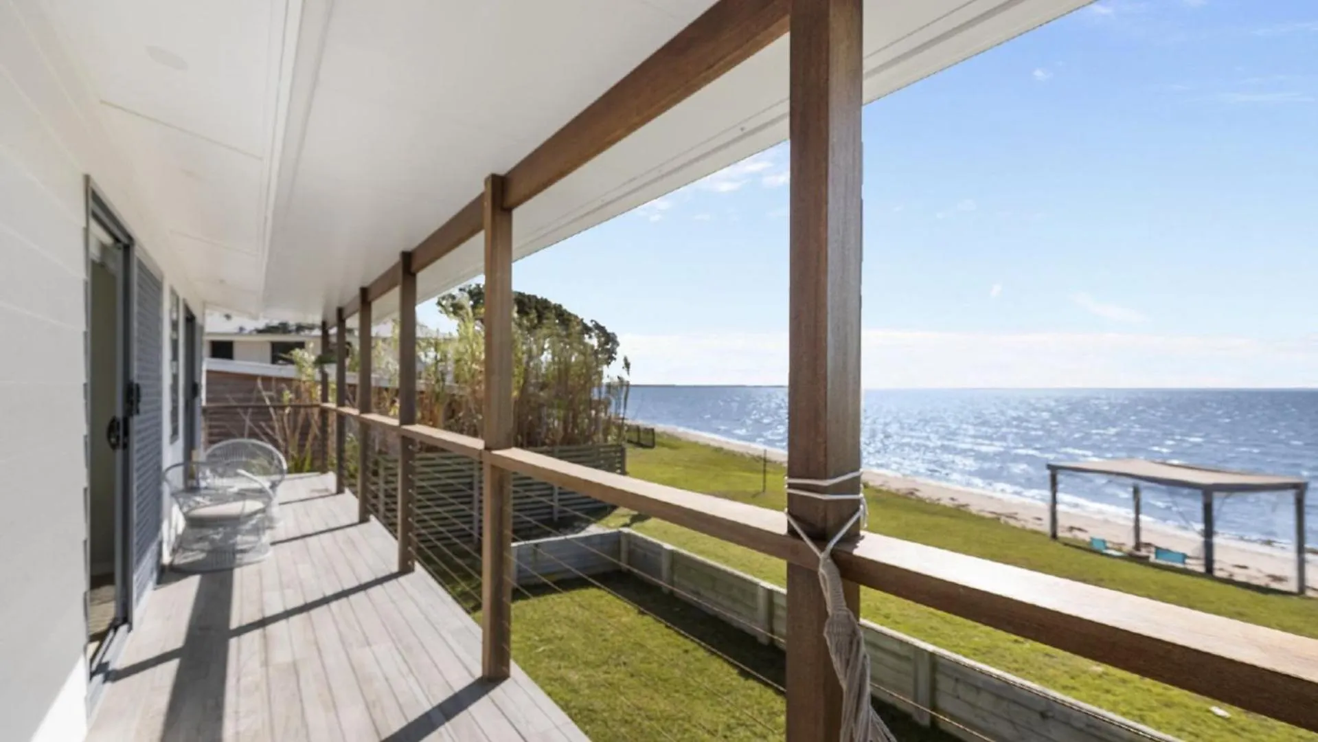 'Tranquil Beachfront Retreat' Beachmere 0*,